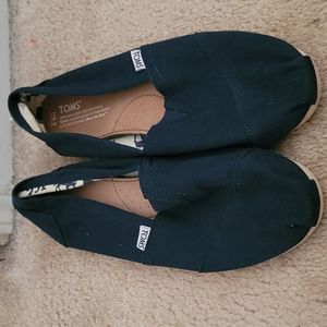 Toms